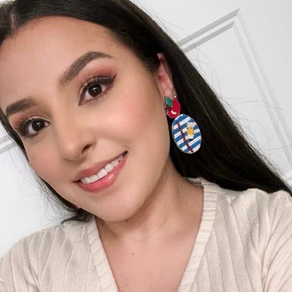 New Plunder “Apple Of My Eye” Seed Bead Earrings (2.5”) - Picture 2 of 4